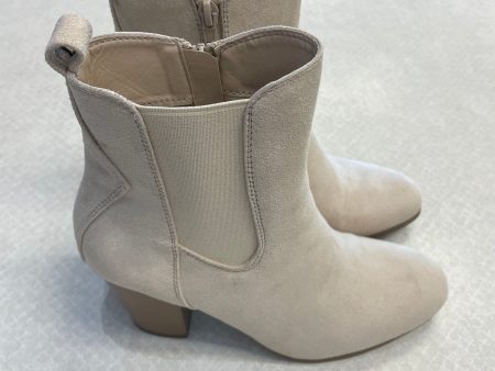 Boots Ankle Heels By Clothes Mentor In Cream, Size: 8 Online Sale